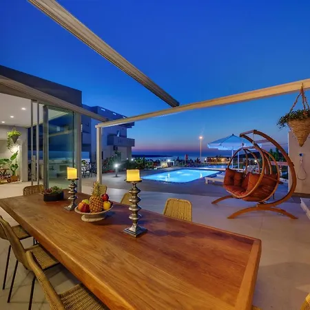 Sea View With Private Pool Close To The